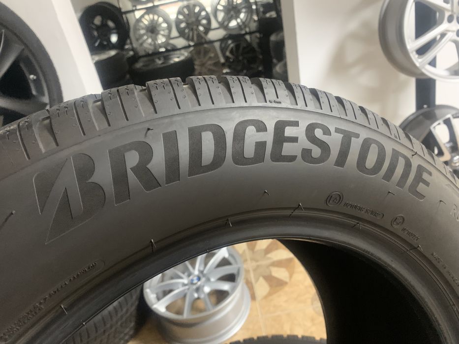 255/55/18 109V Bridgestone BLIZZAK LM005