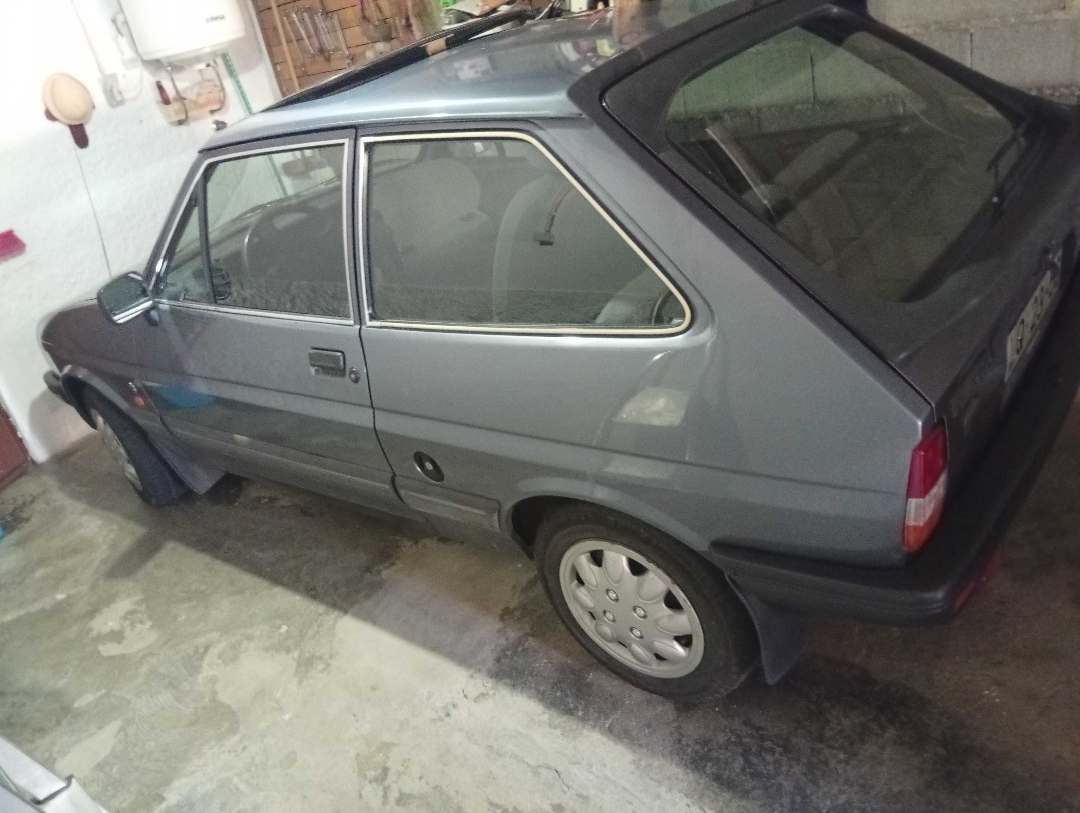 Venda Ford Fiesta 1.1 Ghia -  Fech. C/S tecto abrir