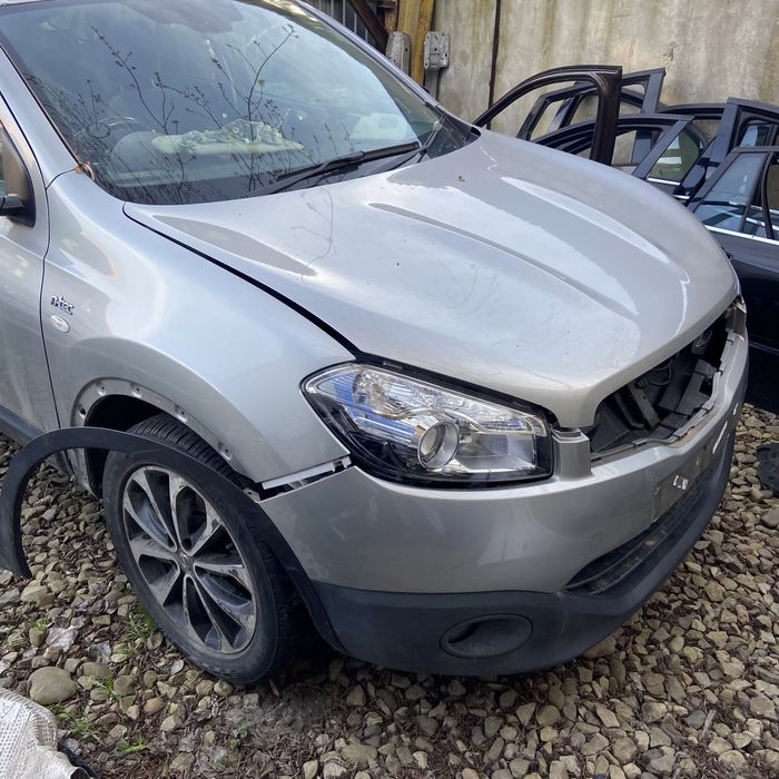 Бампер передній в колір Нісан Кашкай j10