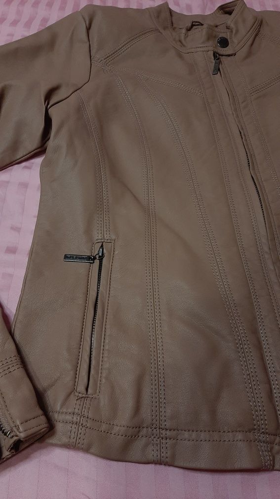Куртка еко-шкіра розмір М, колір Капучіно
