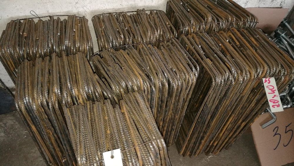 Strzemiona z pręta żebrowanego 20x20cm.