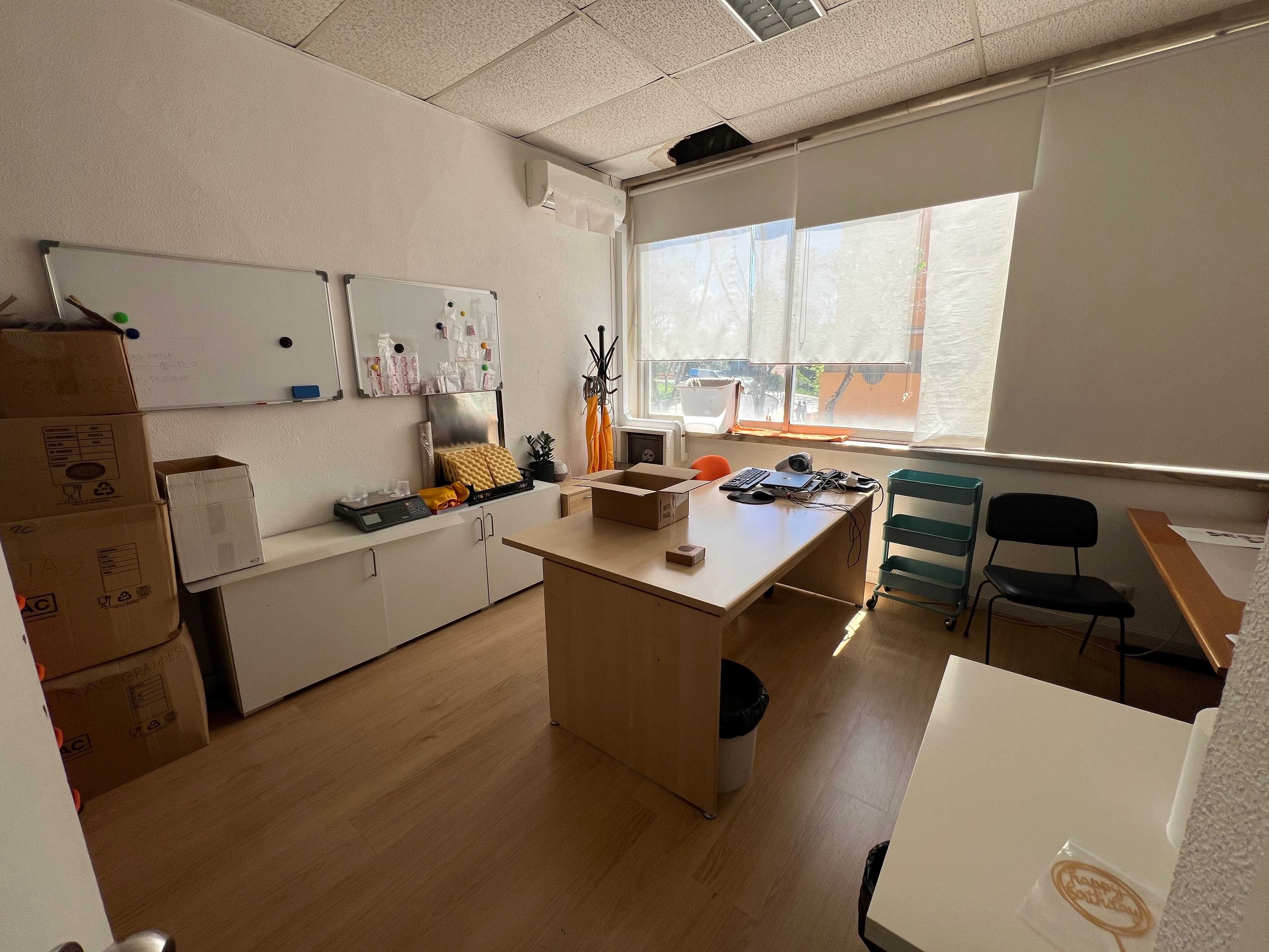 Sala, Gabinete, Escritório ou Mesa de Cowork em Lisboa