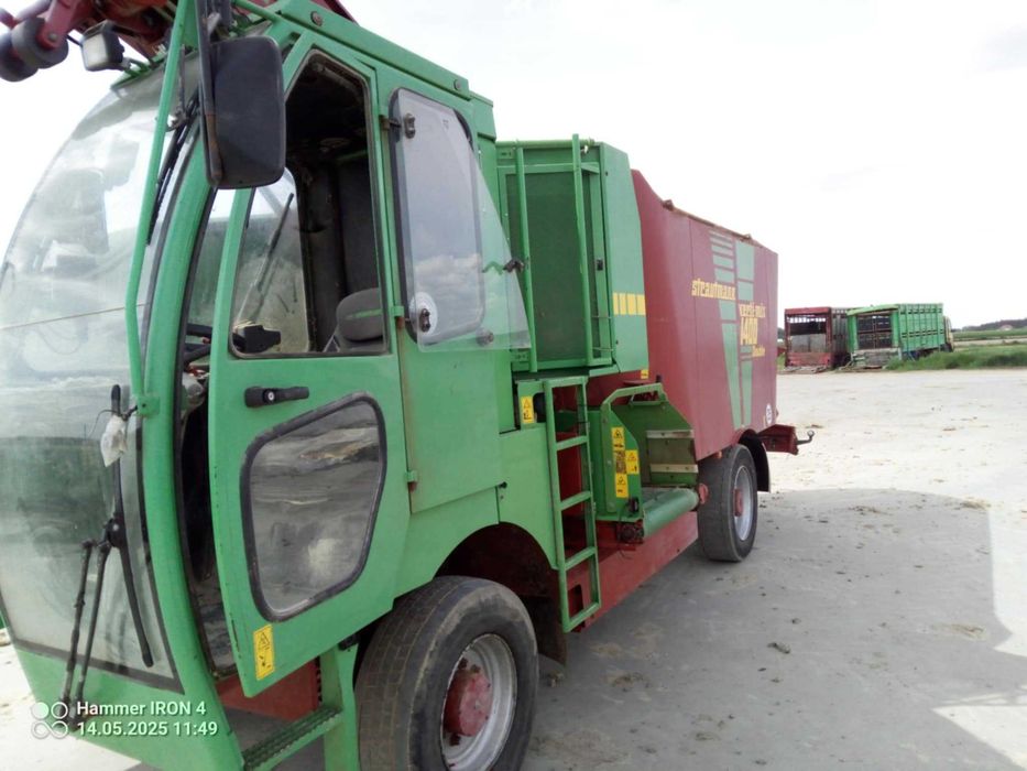 Wóz paszowy samojezdny strautmann verti mix 1400 double