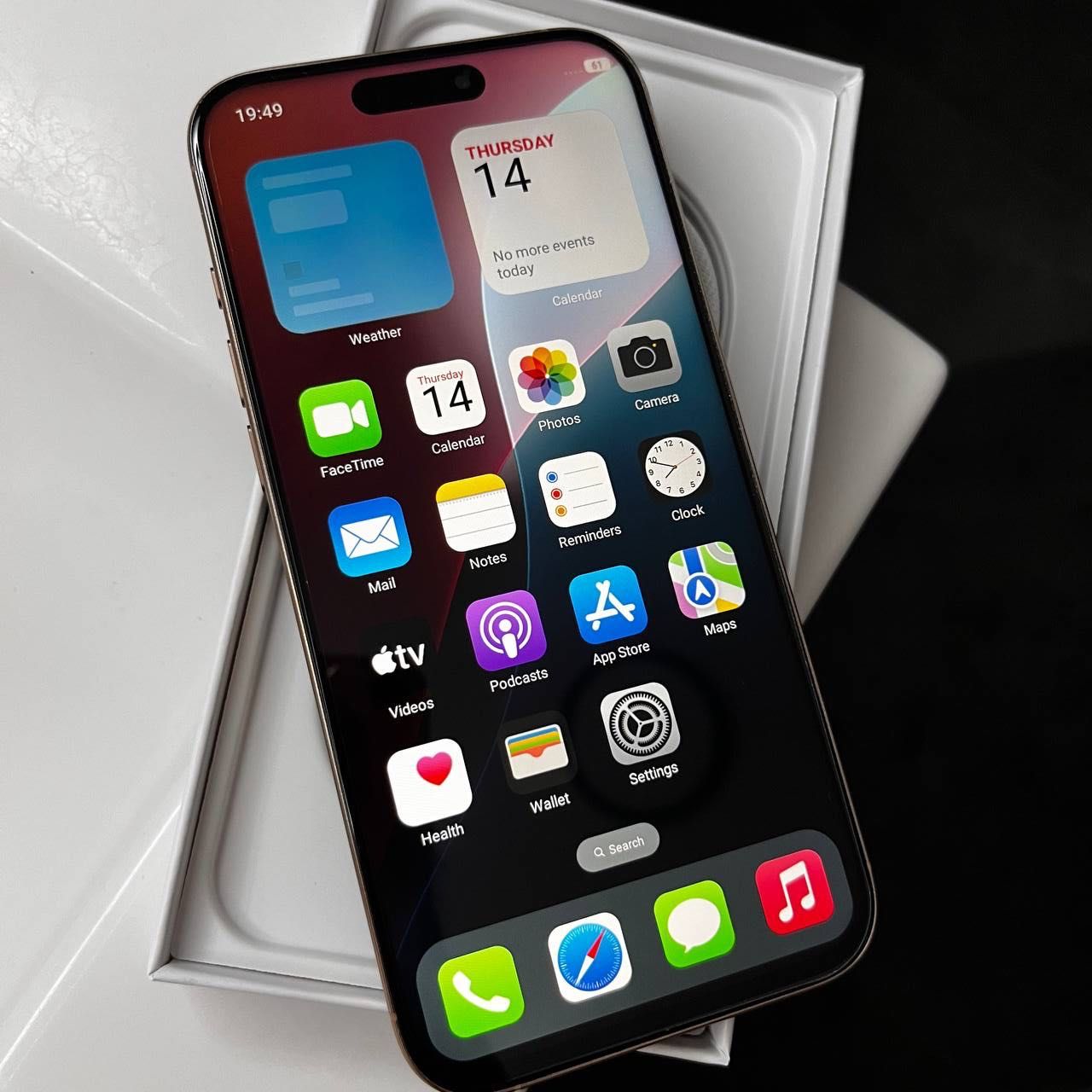 Продам смартфон iPhone 16 Pro Max 1TB Natural Titanium.