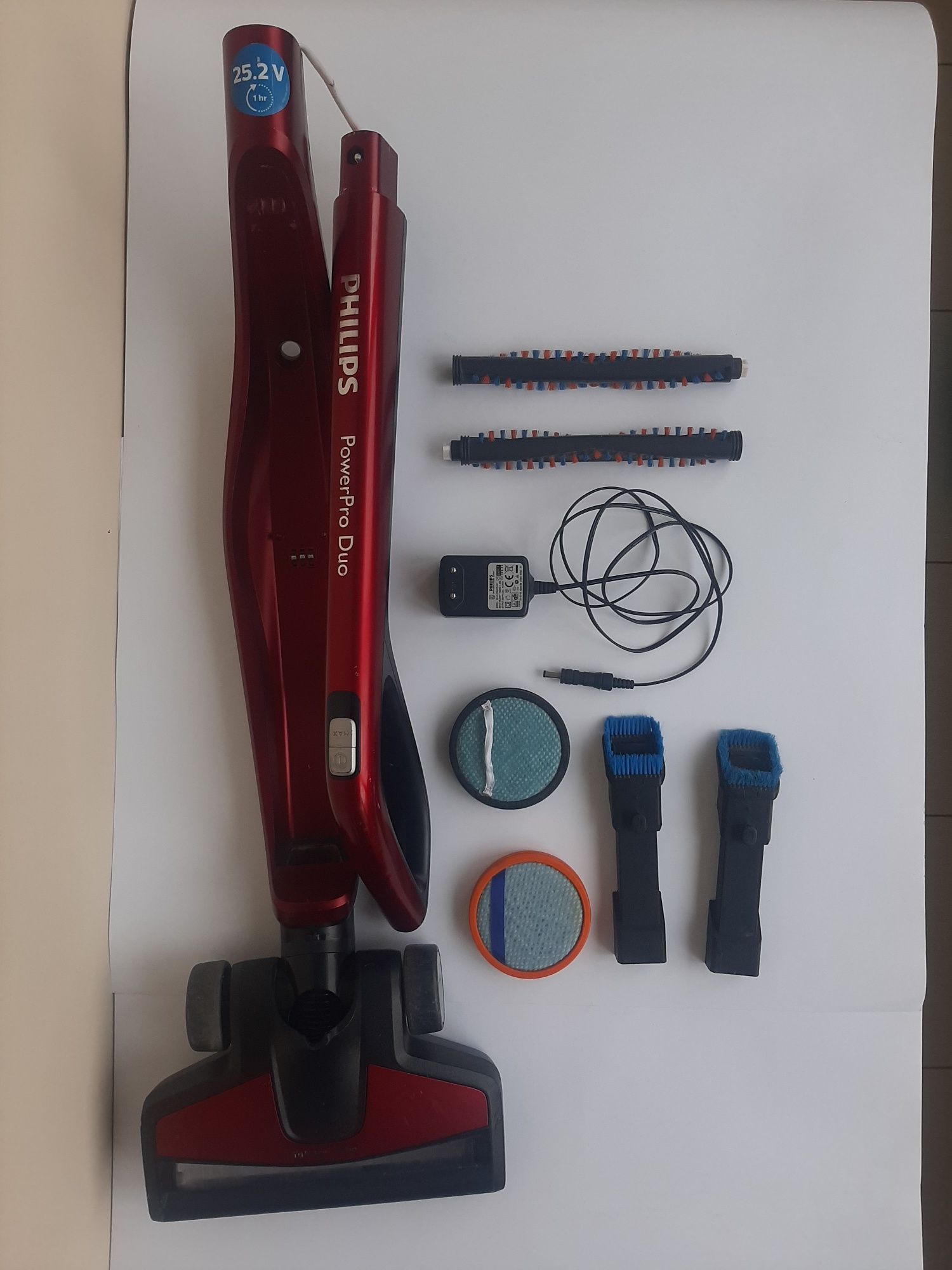 Разборка акумуляторного пилососа Philips FC6172