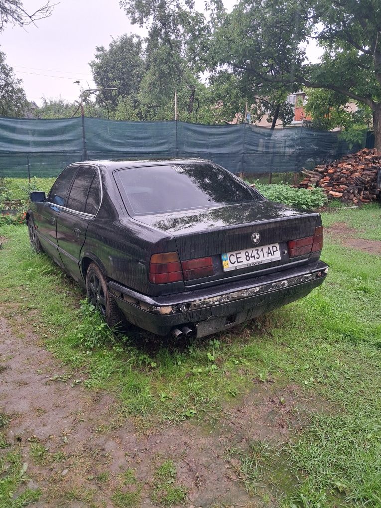 Продаж автомобіля бмв  е 34
