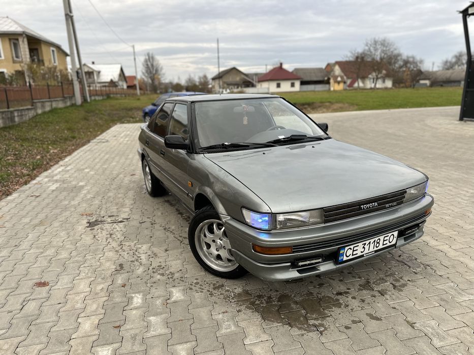 Продається тойота королла Е90