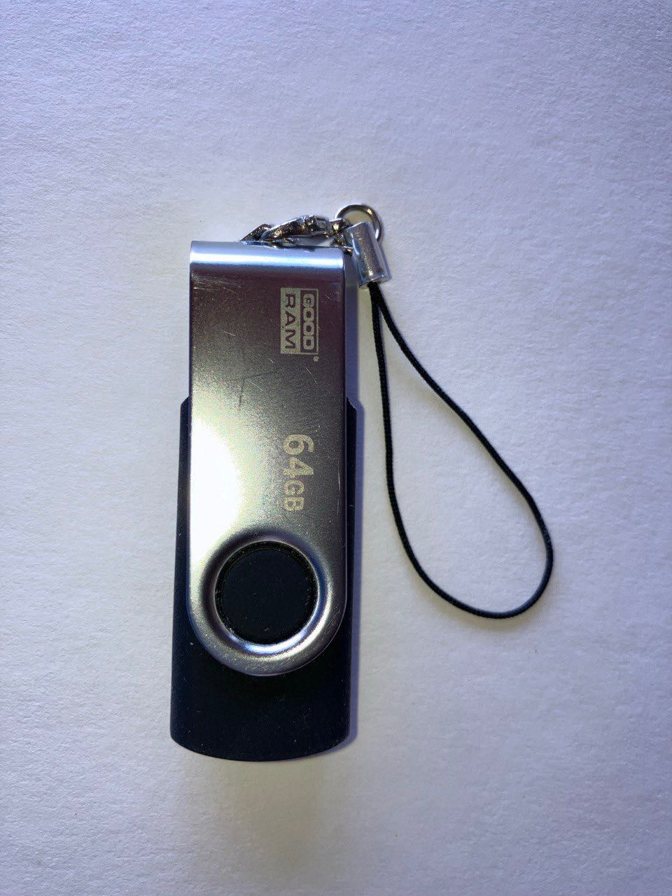 Флешка GOODRAM USB UTS2-0640КОR11 64 ГБ USB 2.0 /USB-накопитель