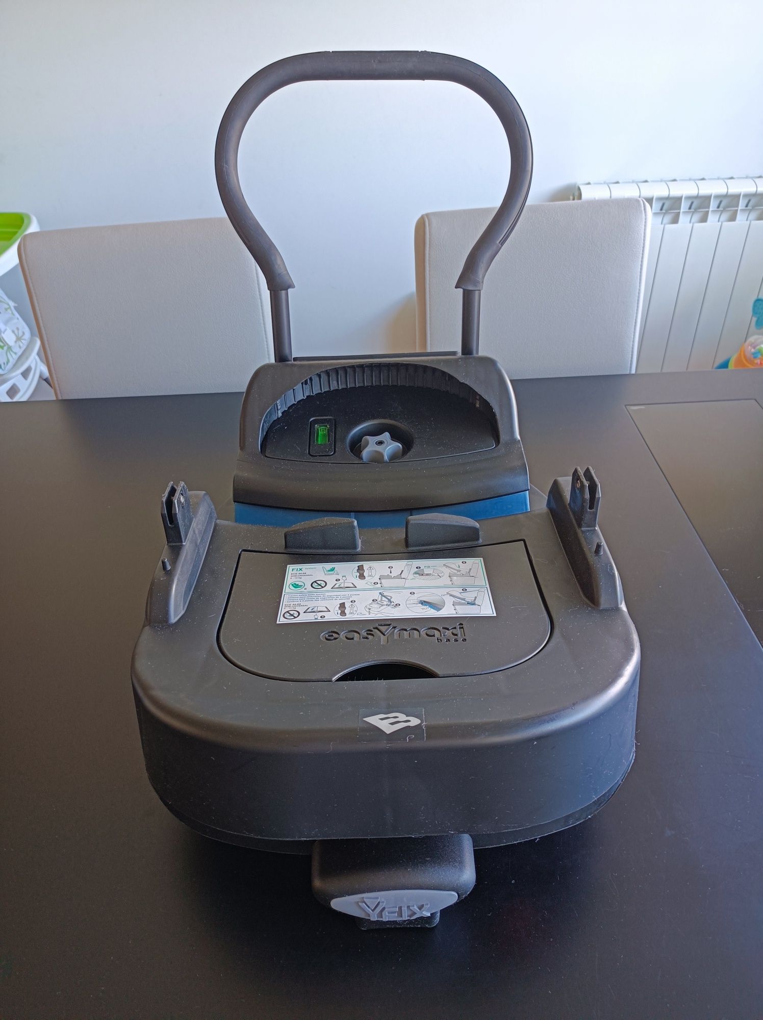 Cadeira auto tipo babycock Bebécar Easymaxi LF Isofix
