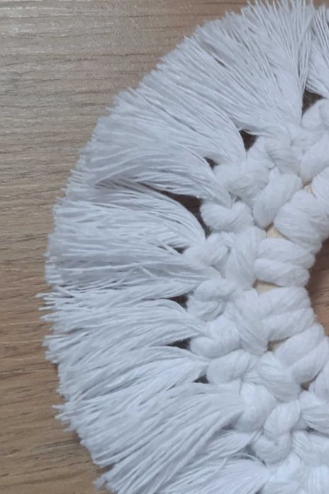 Świąteczna podkładka pod kubek handmade makrama biała śnieżynka