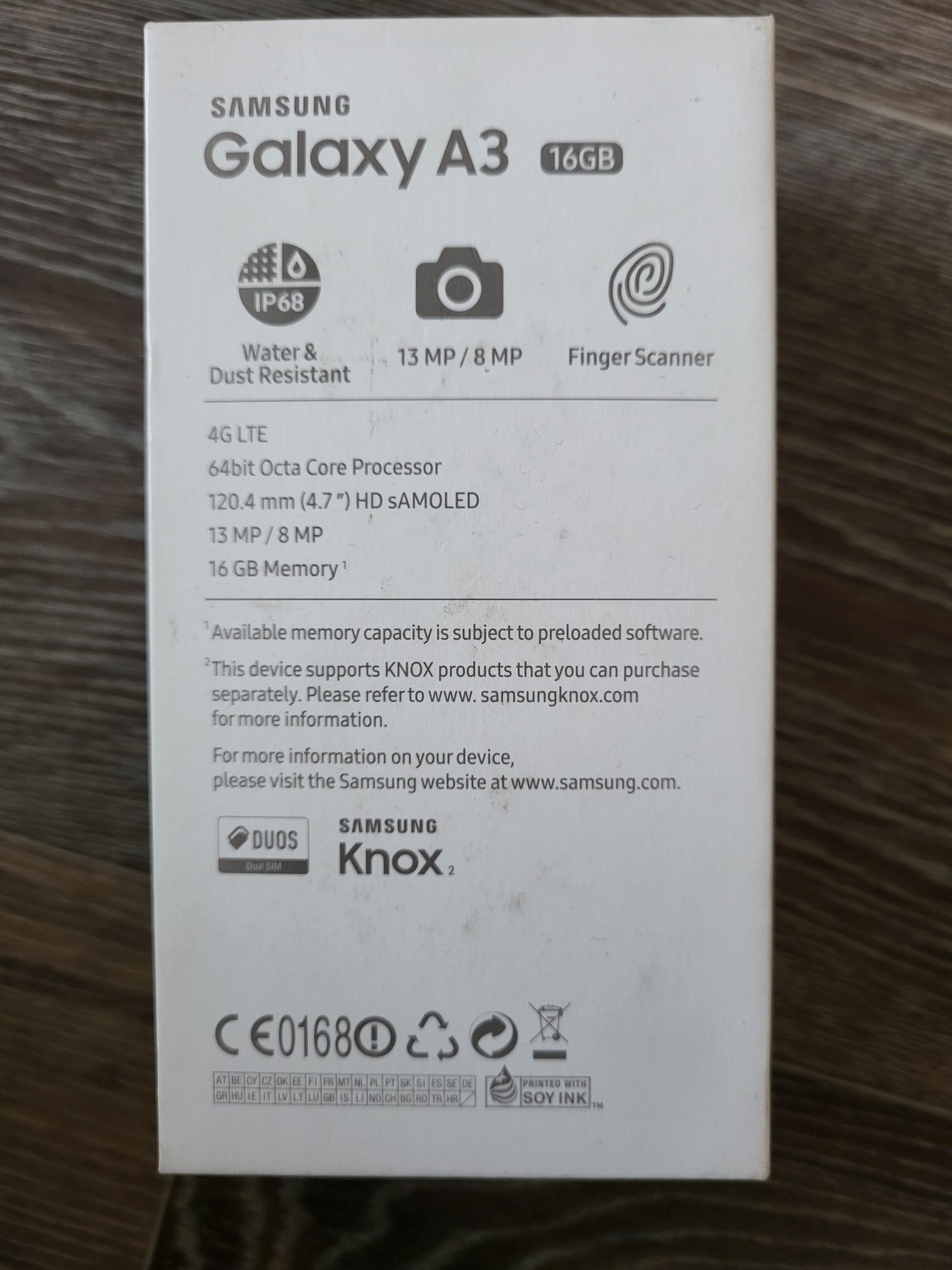 Смартфон Samsung Galaxy A3