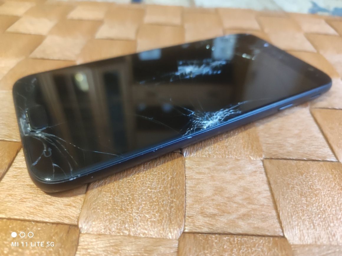 Samsung Galaxy j7 2017r uszkodzony Lcd