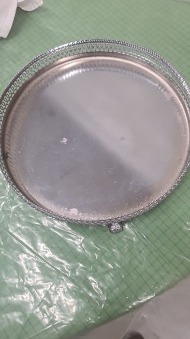 Taça Tabuleiro redonda usada mas muito boa