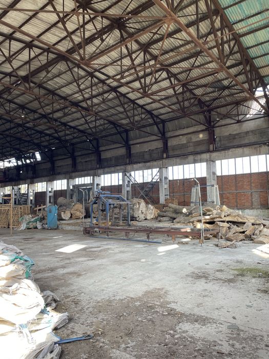 Продаж виробничого цеху з мостовим краном