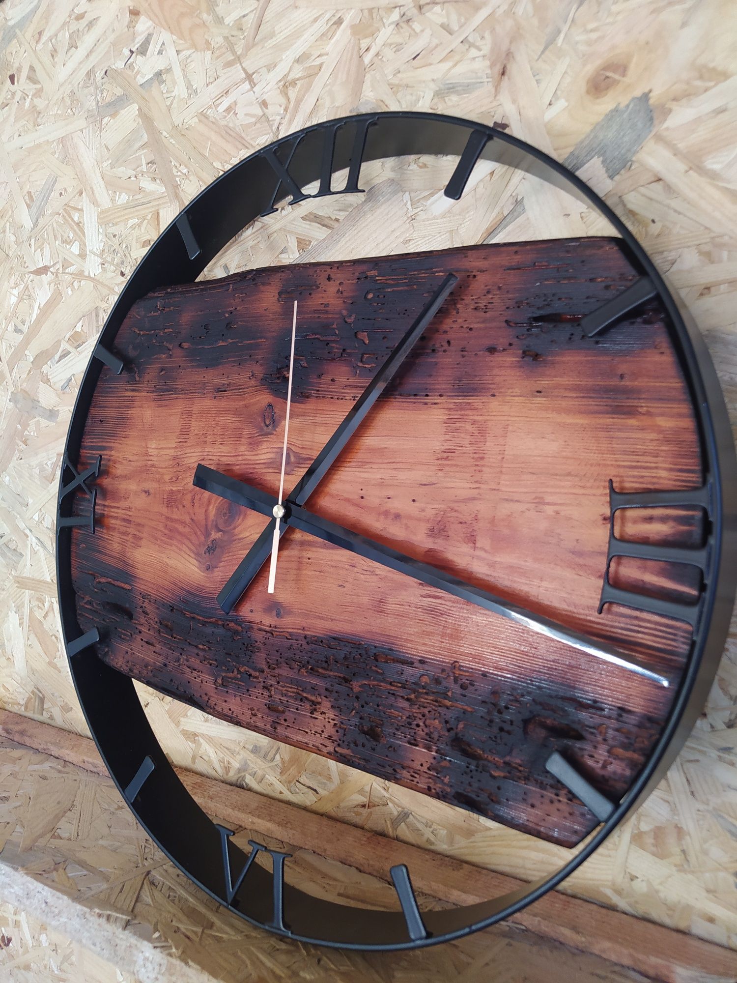 Zegar ścienny w obręczy Loft. 40 cm.