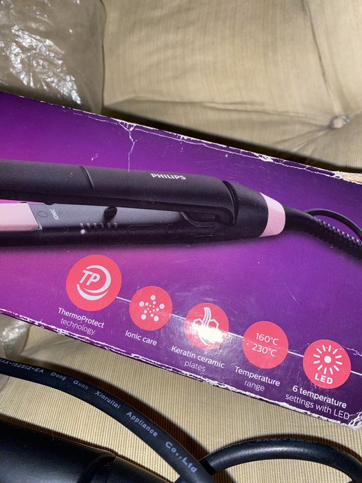 Стайлер Philips випрямляч