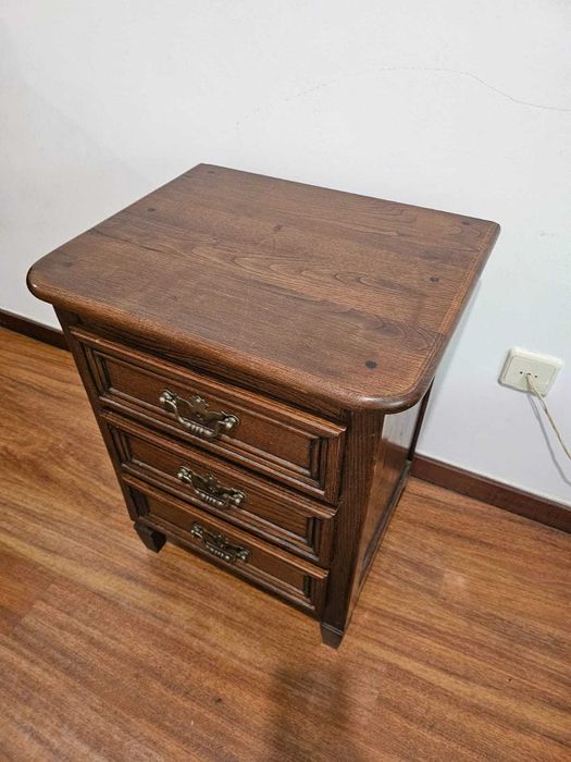 Quarto de Casal Completo em Madeira Maciça | Estilo Clássico