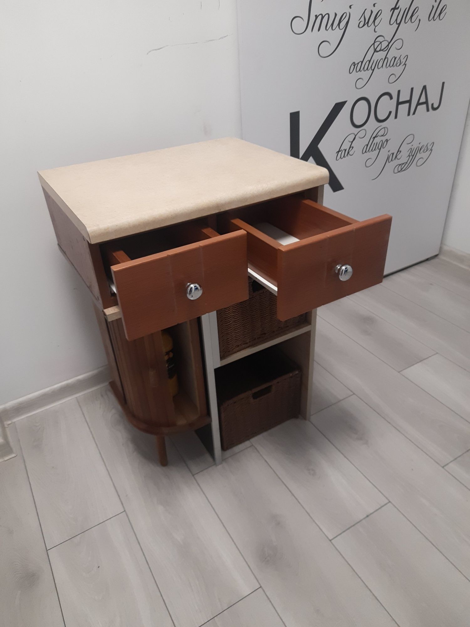 Komoda konsola barek  Toaletka mebel inny niż wszystkie