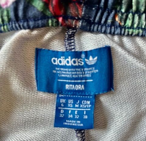 Spodnie adidas w kwiaty RITA OrÄ ROZMIAR 32, 34, 36