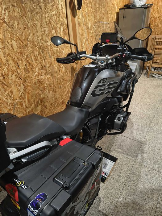 GS 1200 rebaixada de fábrica 2018 Nacional.