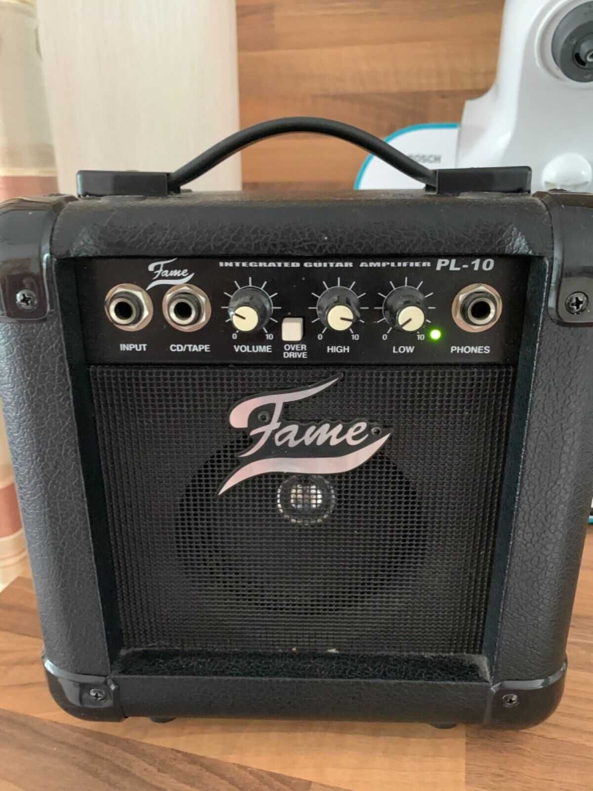 Amplificador Fame Megatone PL-10 Combo