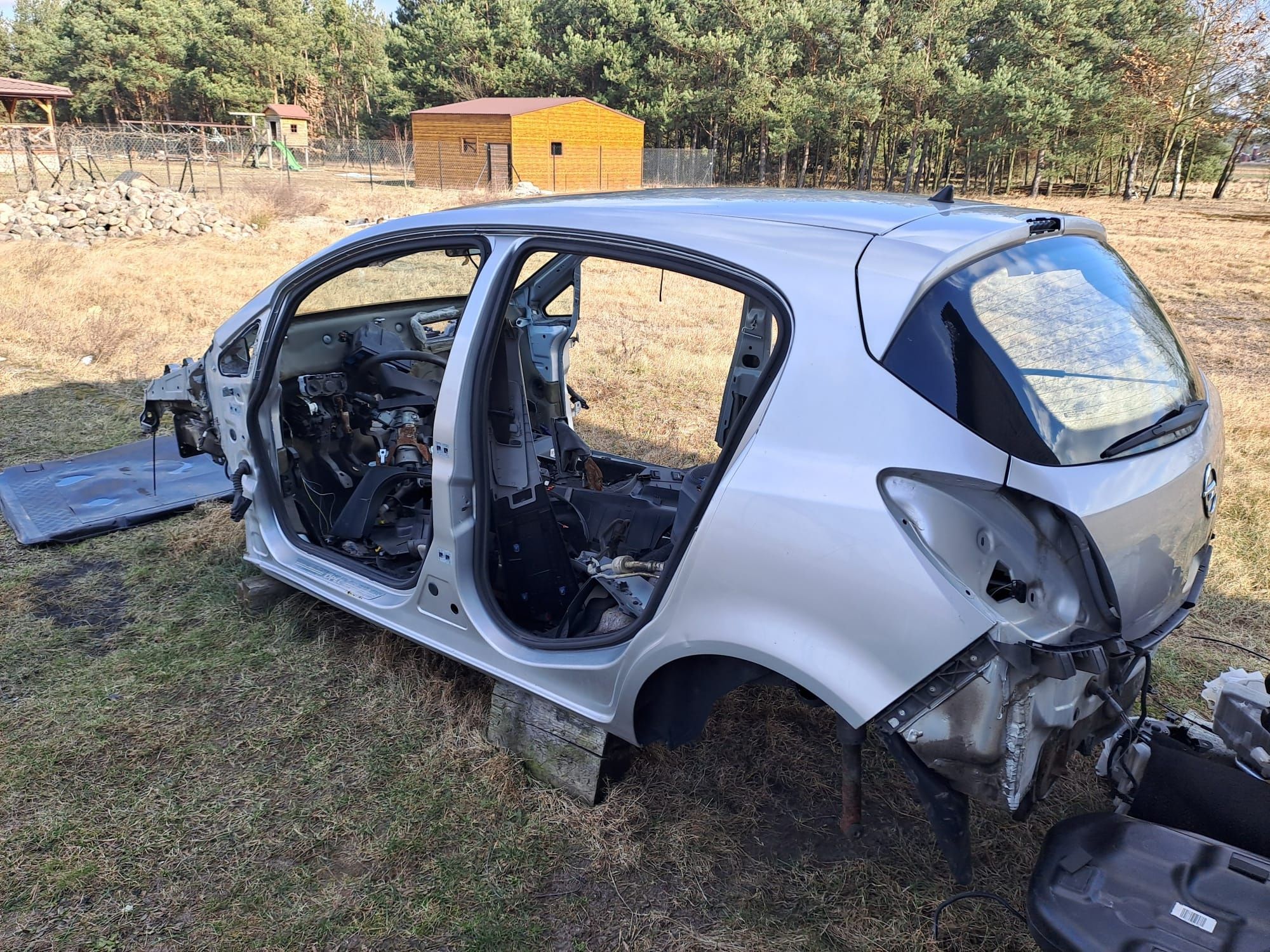 Błotnik Ćwiartka tylna lewa Opel Corsa D 5d