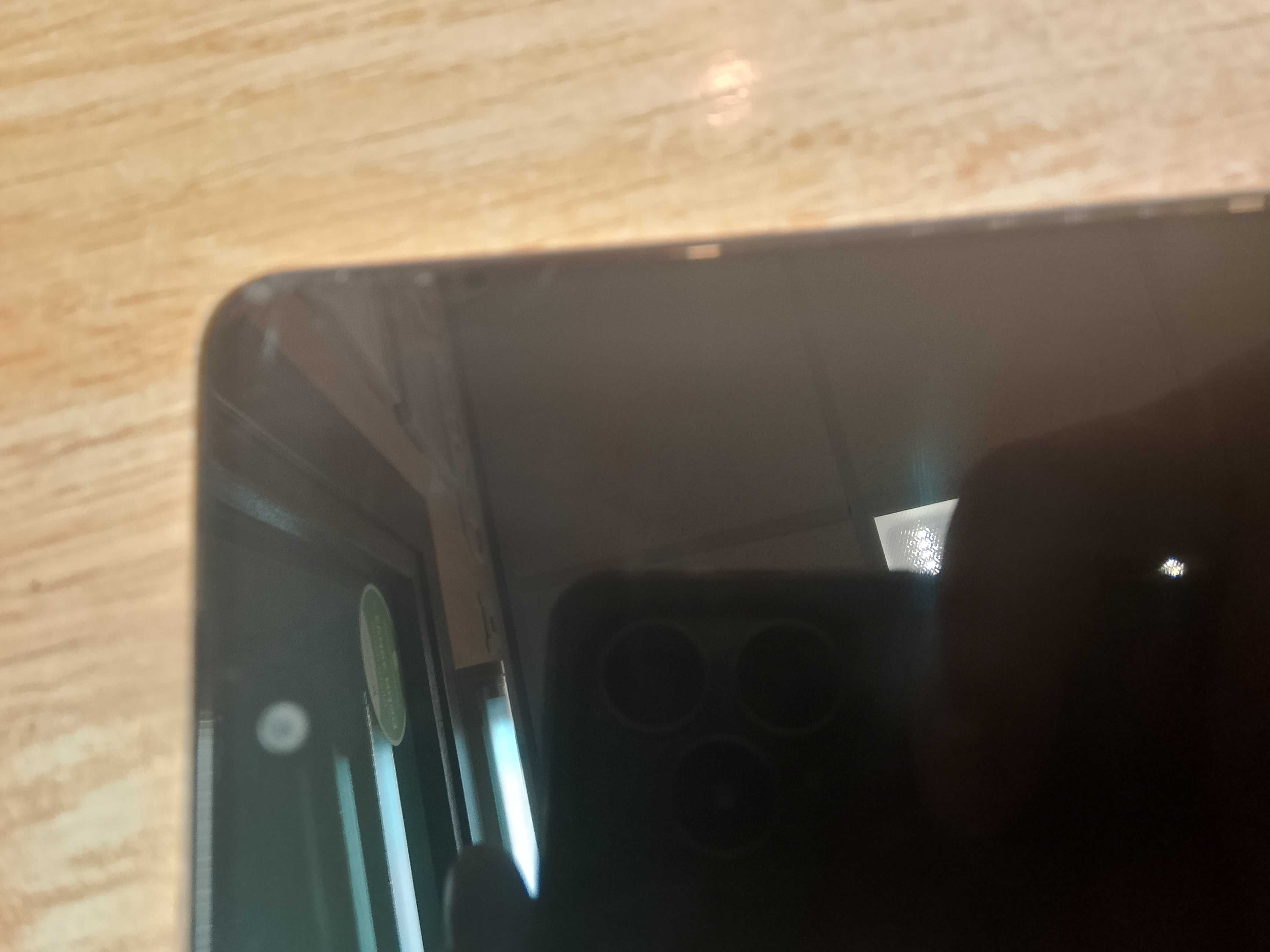 Samsung A72    6/128GB.  Діагональ 17/4