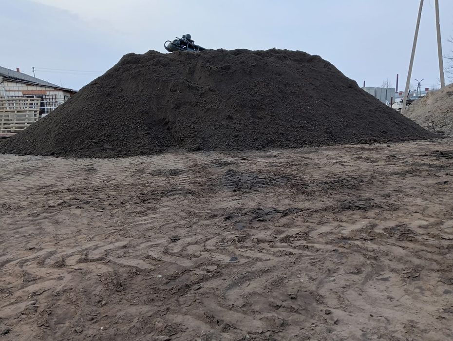 Czarna ziemia czarnoziem ziemia przesiewania