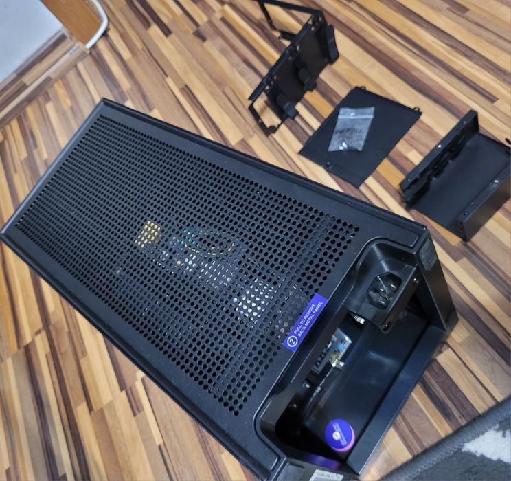 komputer w doskonałej, drogiej obudowie NZXT h1