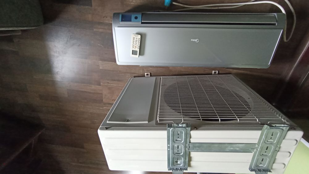Кондиціонер Midea 12 BTU