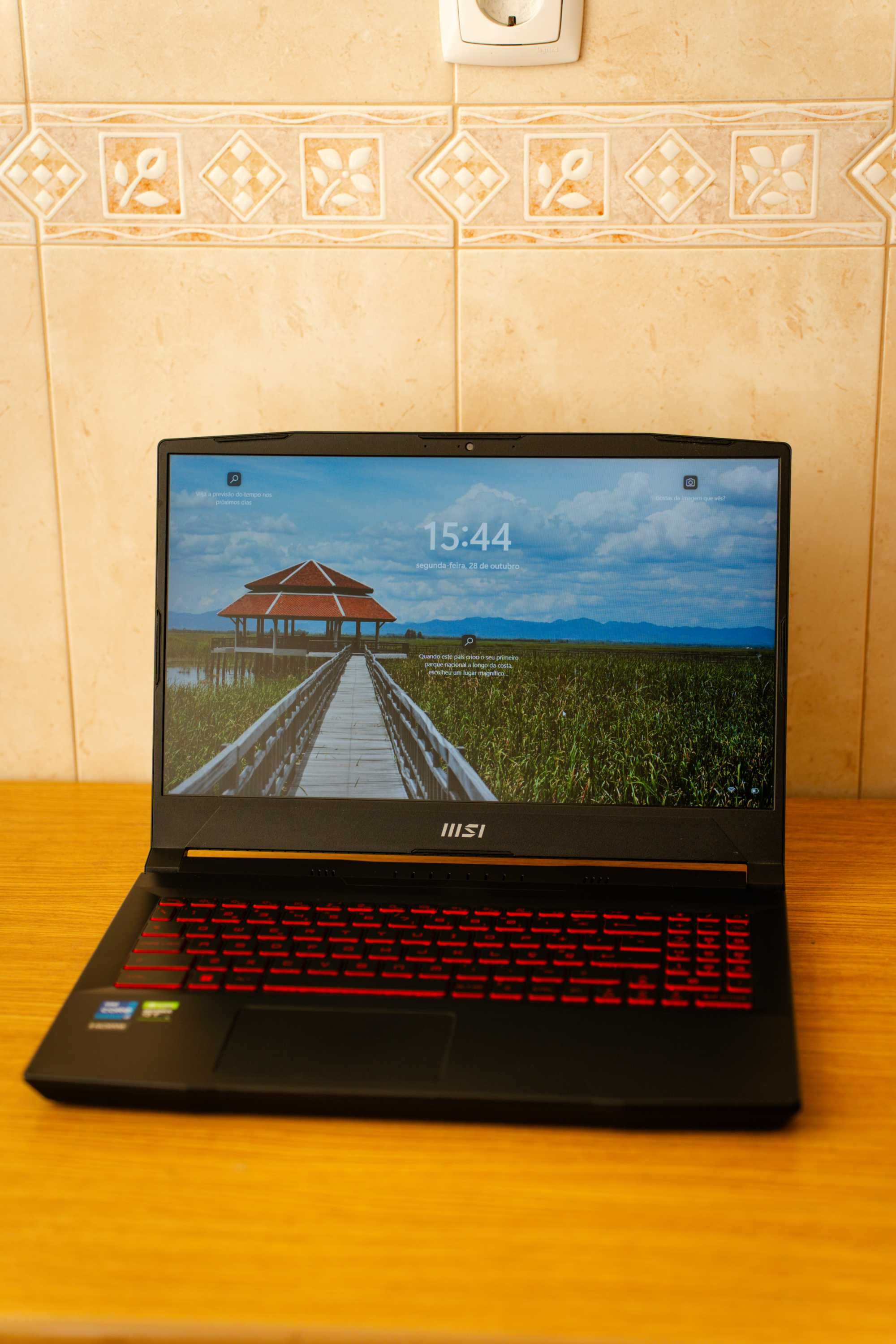 Portátil Gaming MSI Katana GF66 12UE - i7-12700H