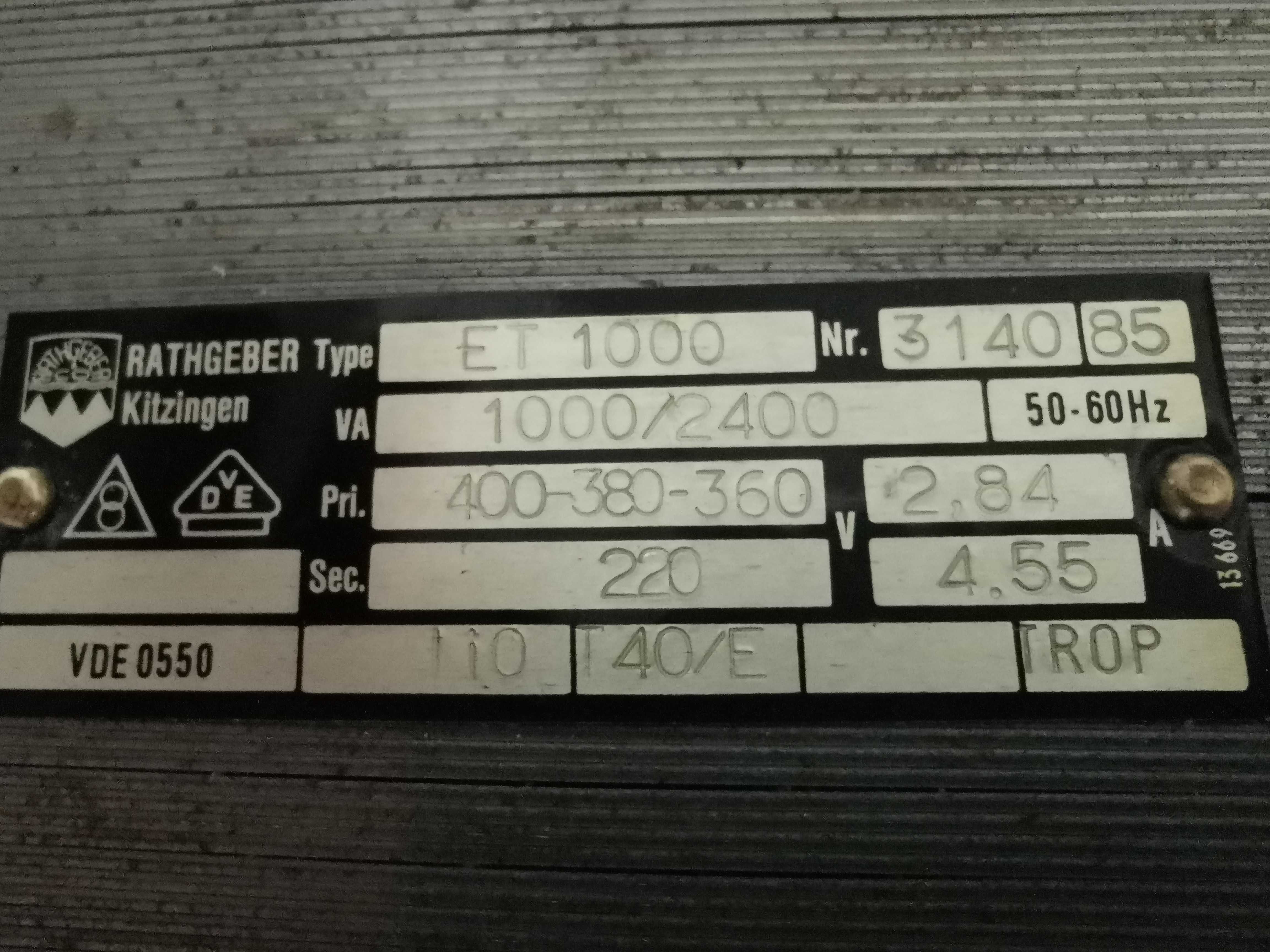 Трансформатор повышающий понижающий  с 220 в на 360  380 400