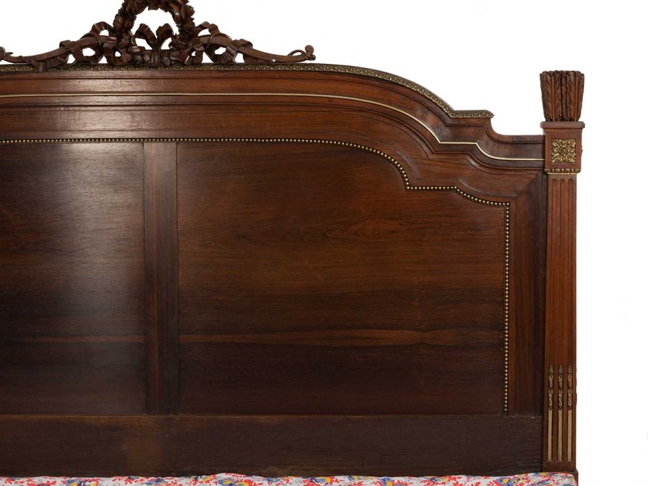 Cama Pau Santo Napoleão III, Painéis Florais Lacre, Século XIX