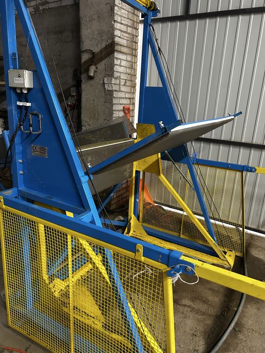 Wywrotnica skrzyniopalet,stól selekcyjny tasmowy krajalnica do papryki