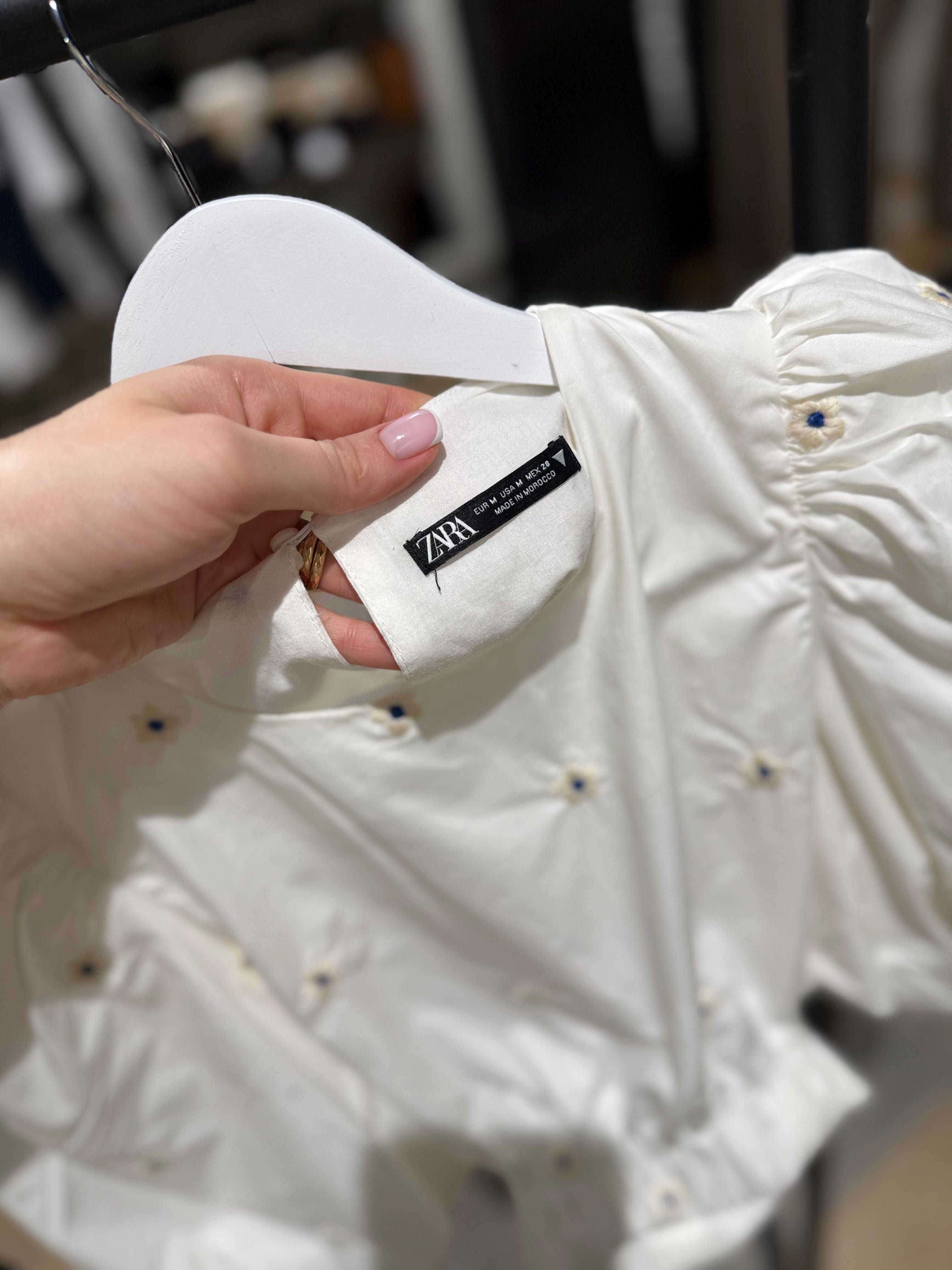 Топ з обʼємними рукавами від ZARA