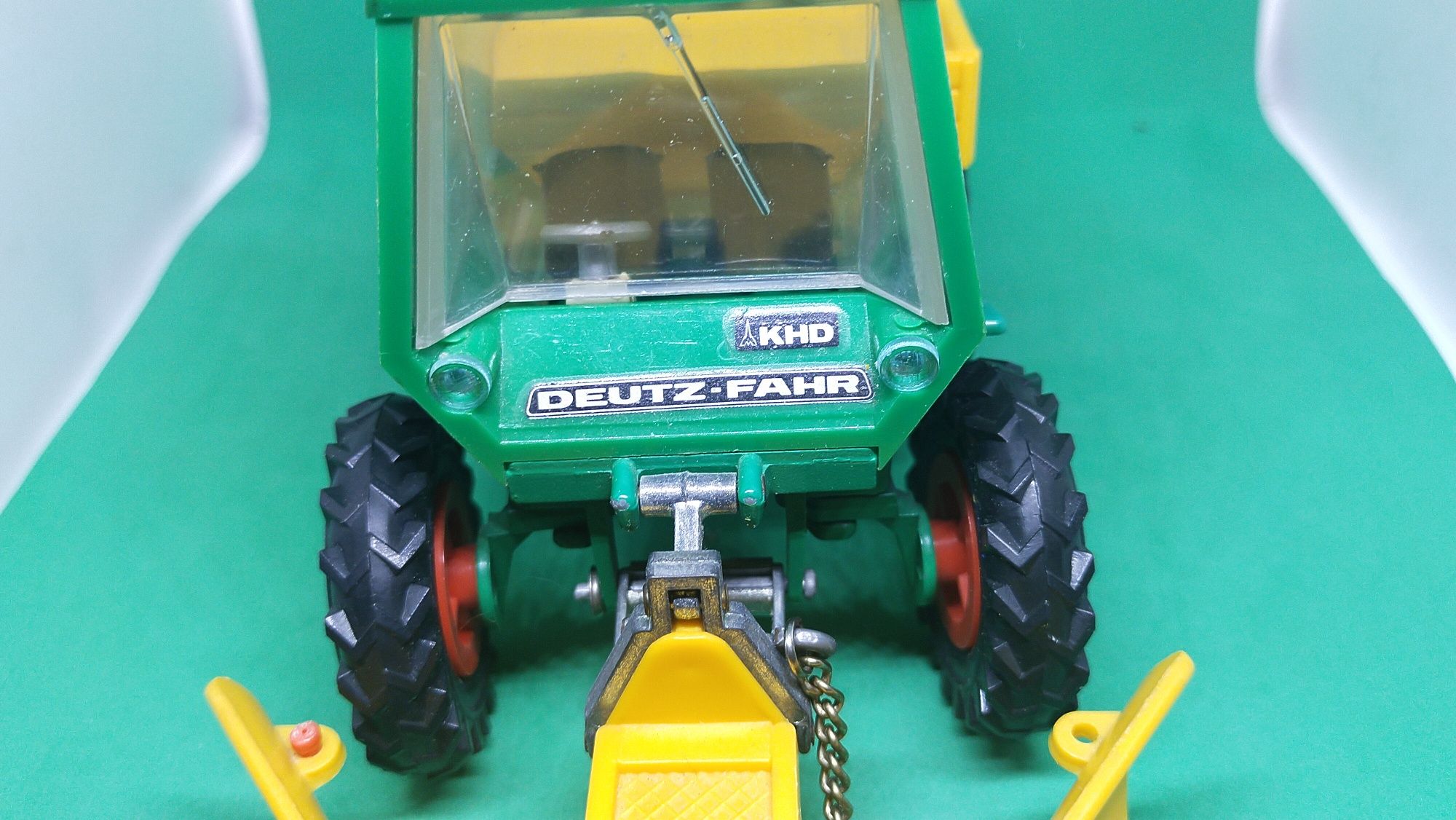 Gama traktor Deutz Fahr jak siku Britains universal hobbies   1 32