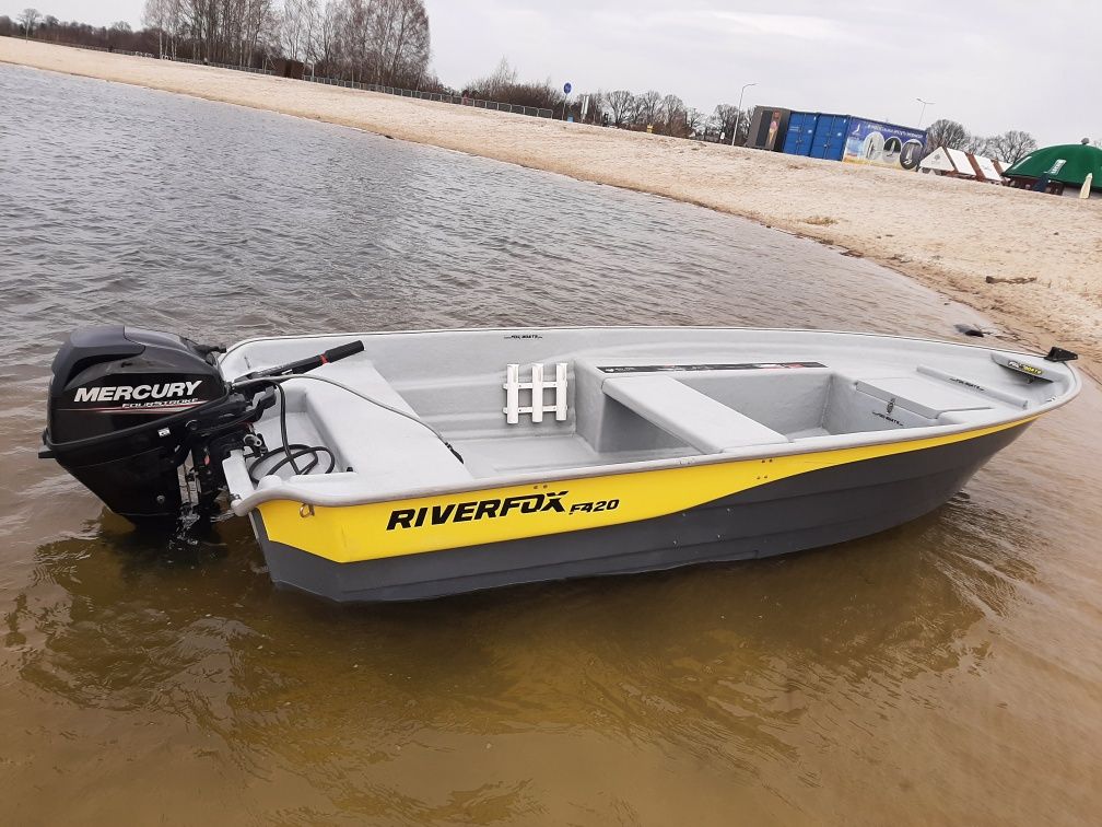Łódź łódka wędkarska RiverFox F 420
