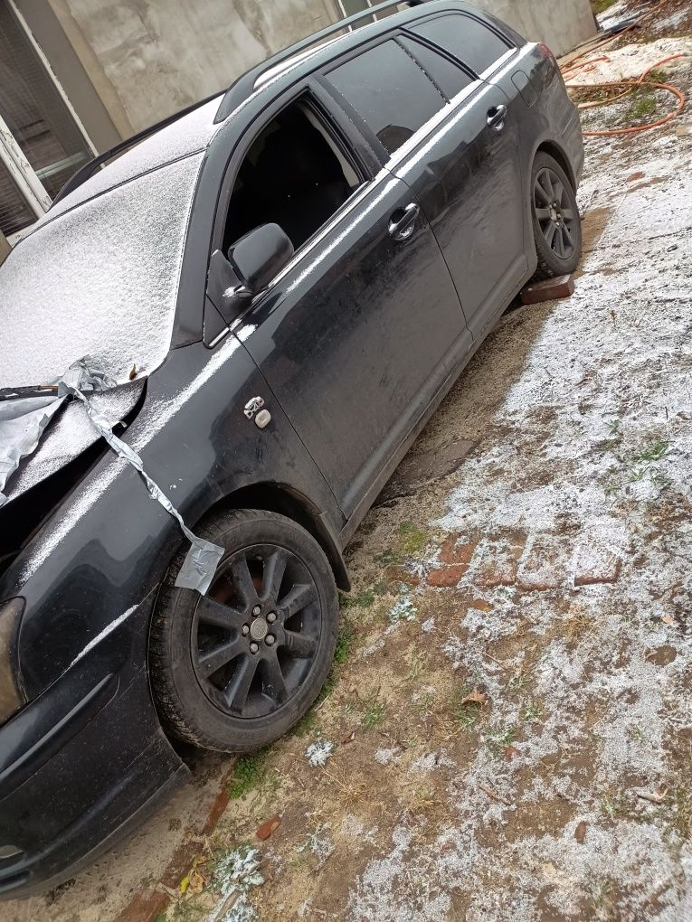 Разборка Тойота Авенсис