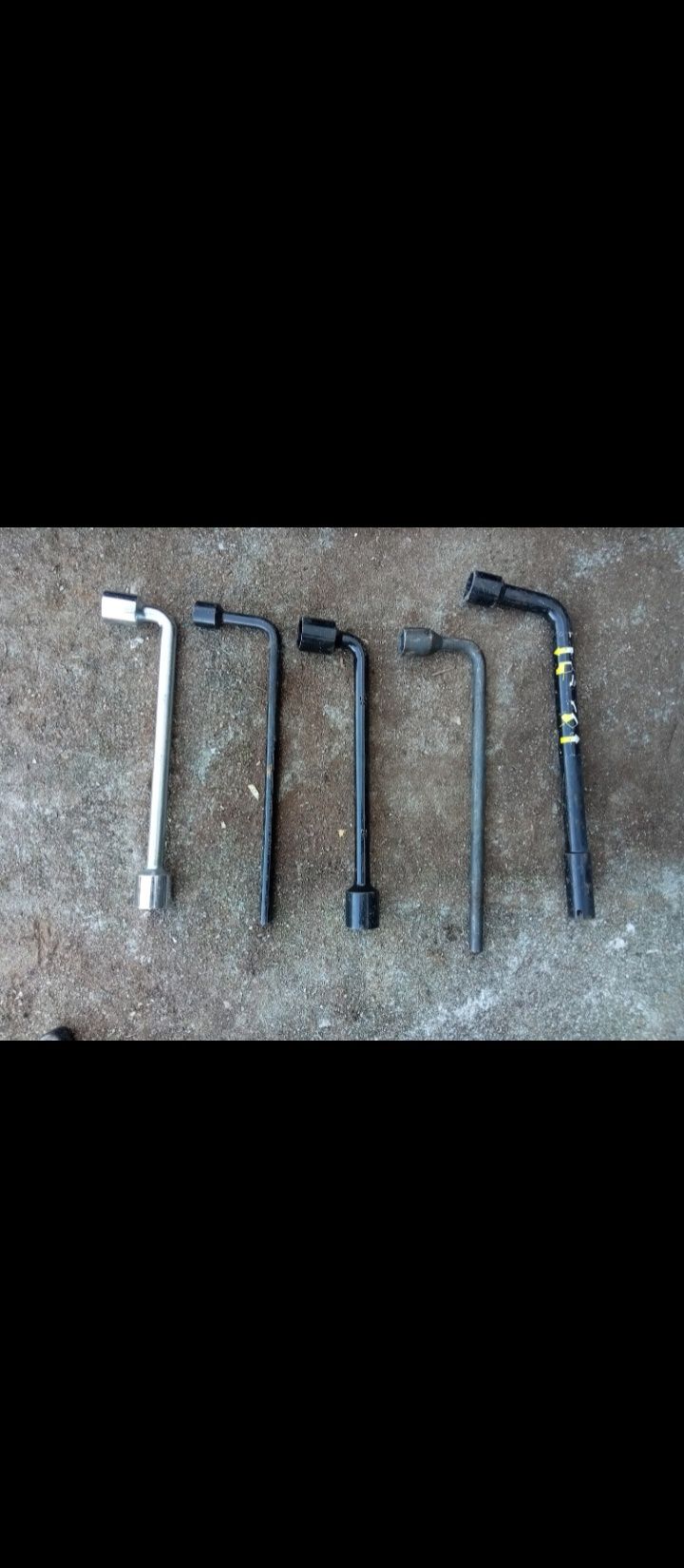 Chaves de rodas para automóveis/ carrinhas