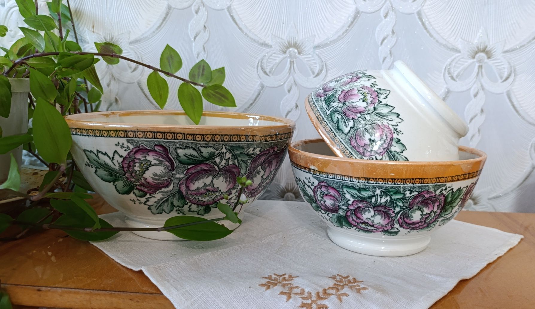 Продам  салатники Будянский фаянсовый завод .