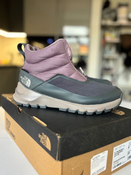 Нові Чоботи 37р, the north face