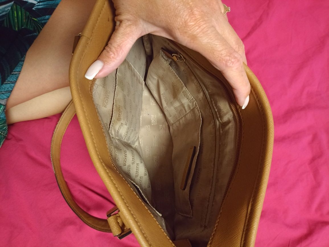 Torebka Michael Kors wanilia monogram 35x26x10