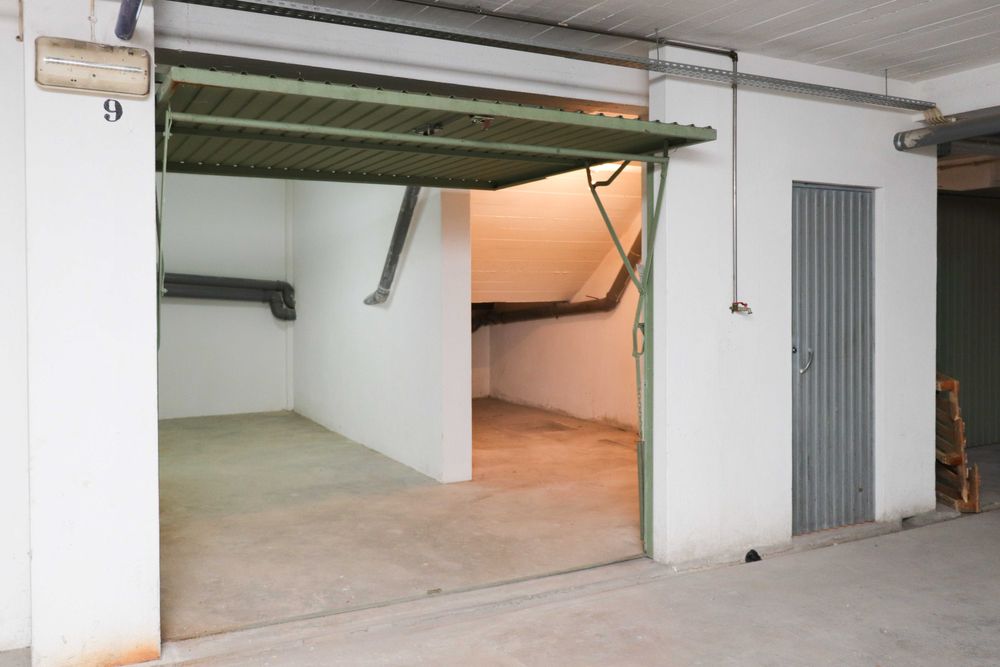 Garagem com anexo em Setúbal