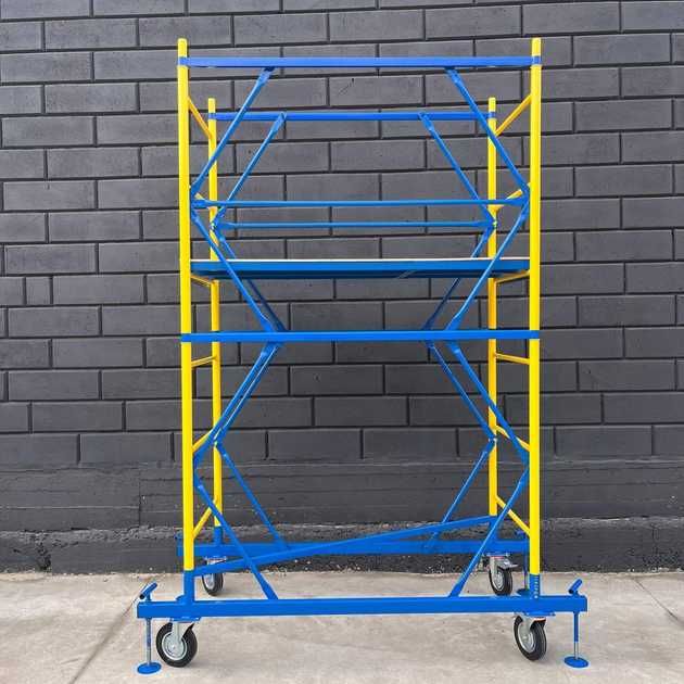 Ліса. Риштування будівельне. Риштовка. Вишка тура. Леса строительные.