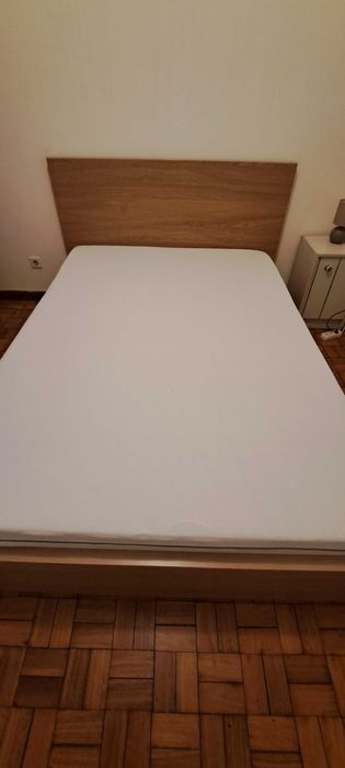 Cama de casal com colchão