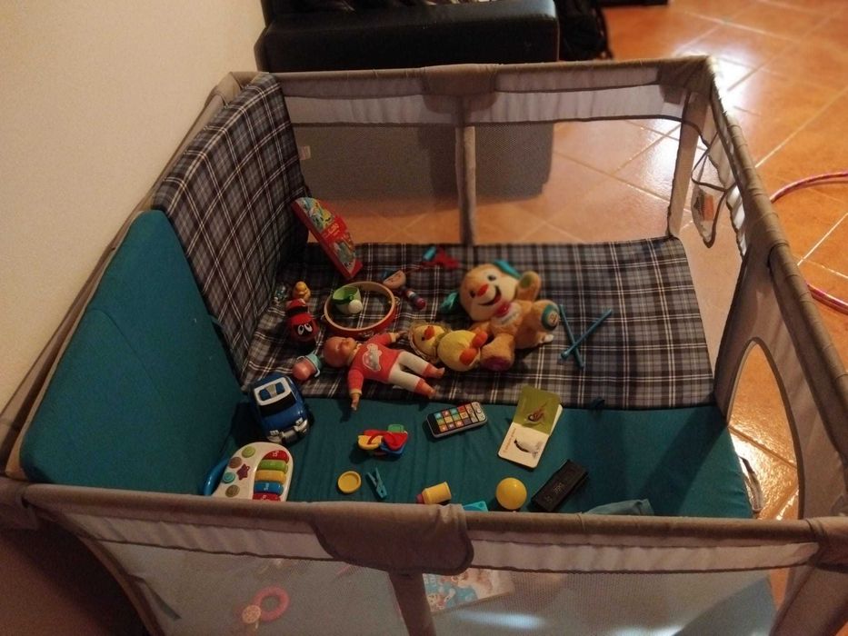 Parque para bébé brincar