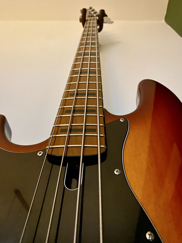 Gitara basowa leworeczna Marcus Miller Sire V5