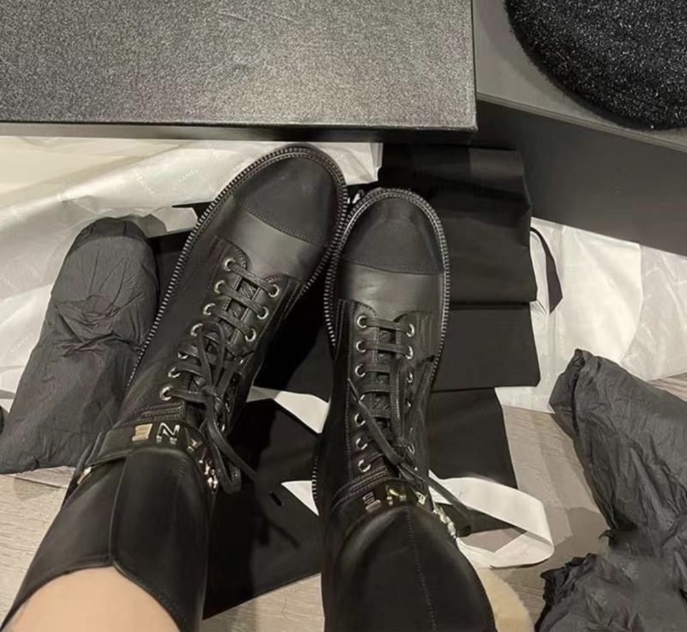 Buty skorzane Chanel