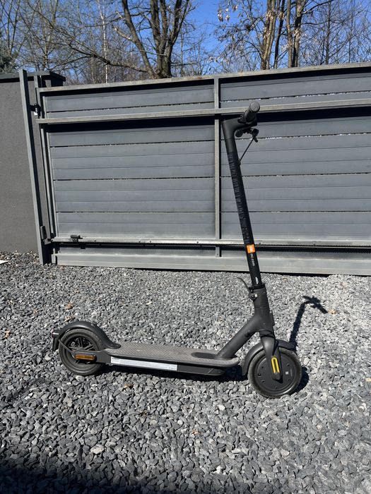 Hulajnoga elektryczna Mi Electric Scooter Essential
