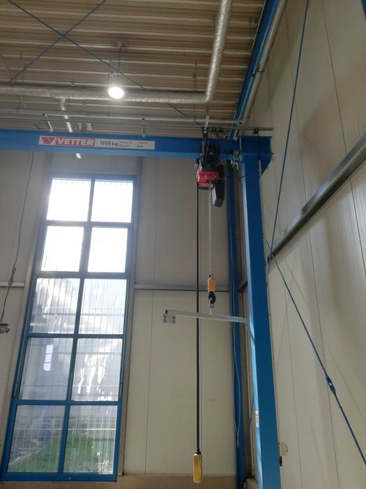 Suwnica bramowa stalowa stacjonarna Vetter (Demag) 1,6t